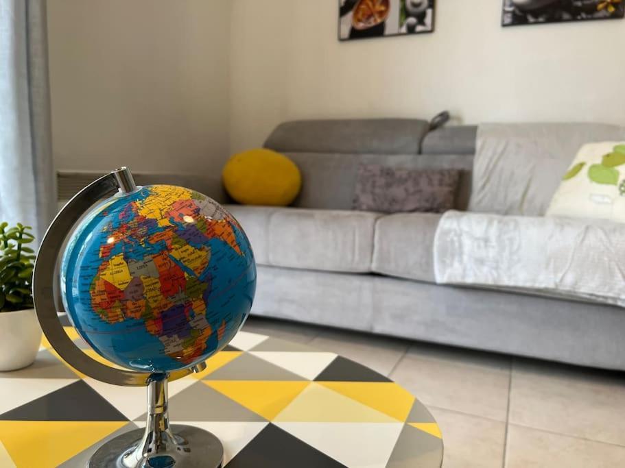 T2 Calme Et Paisible Parking Apartment การ์กาซอน ภายนอก รูปภาพ
